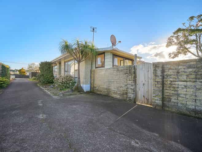 2/13 Northall Road, New Lynn