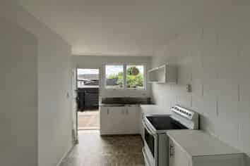 2/32 Kinloch Street, Saint Albans