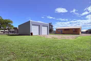 Central Industrial Site With Office and Hardstand