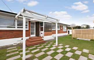 2/9 Onslow Road, Papakura