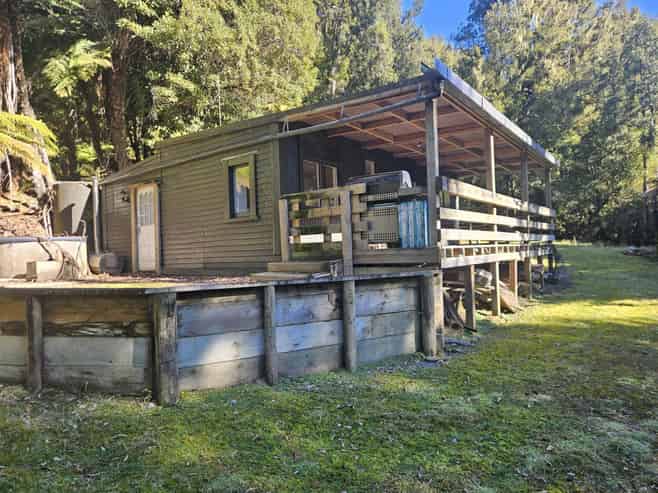 2552 Kauarapaoa Road, Paparangi