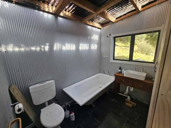 2552 Kauarapaoa Road, Paparangi