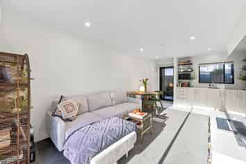 10/7 Spencer Street, Addington
