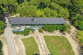 64 Cape Barrier Road, Great Barrier Island
