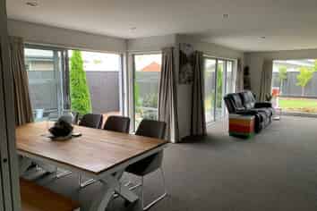 40 Little Oaks Drive, Yaldhurst