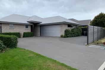 40 Little Oaks Drive, Yaldhurst