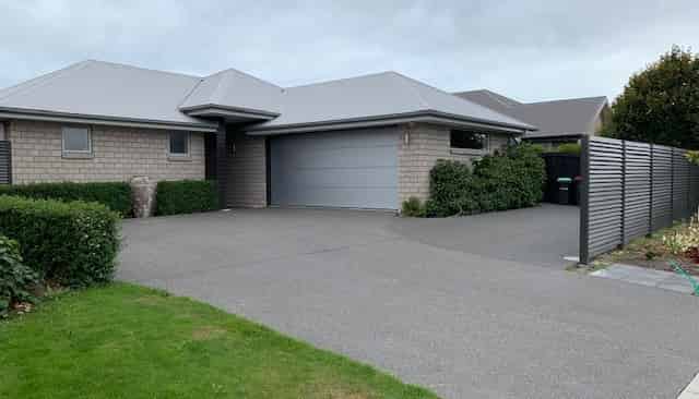 40 Little Oaks Drive, Yaldhurst