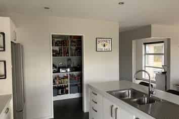 40 Little Oaks Drive, Yaldhurst