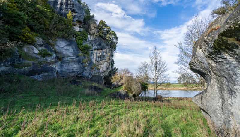 1270 Clifden Highway, Orawia