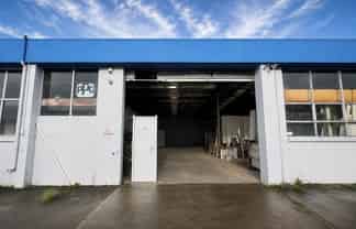 FULLY CHARGED INDUSTRIAL: 341M²
