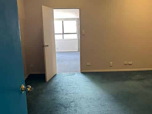 Affordable Office in Onekawa's Industrial Hub