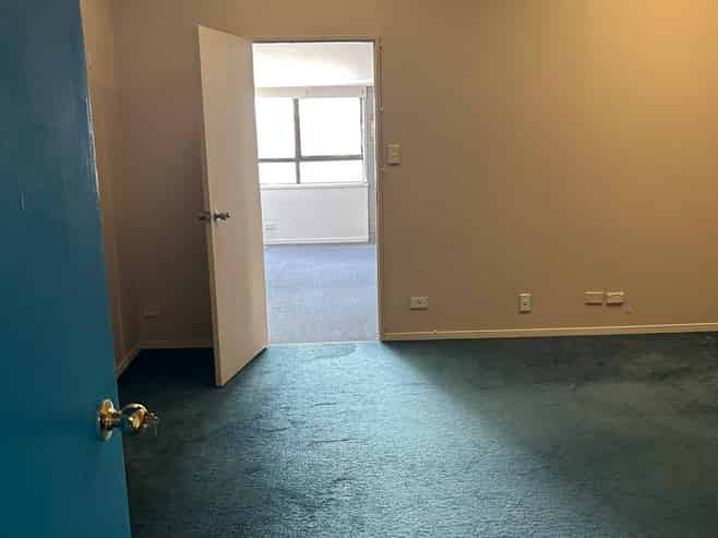 Affordable Office in Onekawa's Industrial Hub
