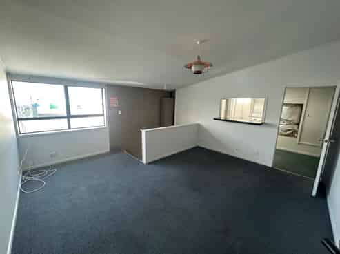 Affordable Office in Onekawa's Industrial Hub