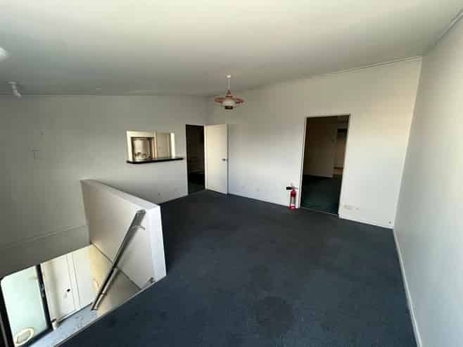 Affordable Office in Onekawa's Industrial Hub