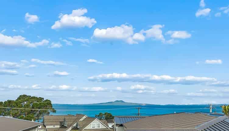 17E Rock Isle Road, Torbay