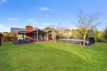 2 Fairhurst Place, Rolleston