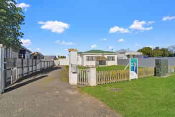 72 Ferry Road, Clive
