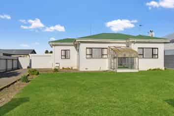 72 Ferry Road, Clive
