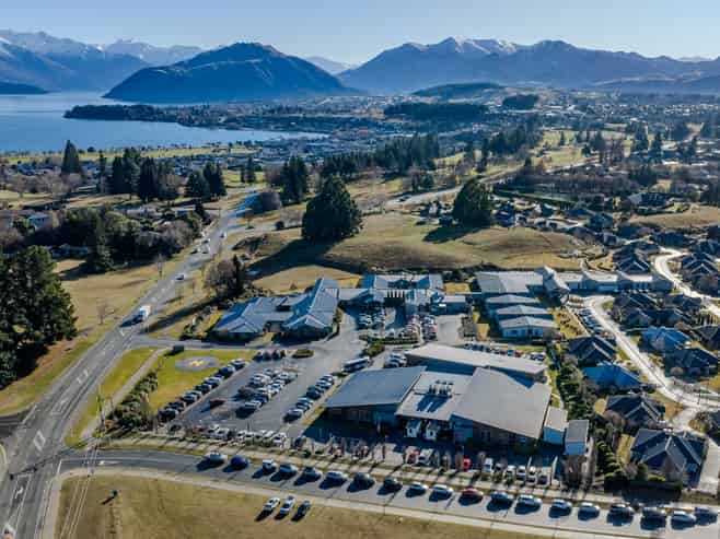 Lakes Health Centre - Trophy Medical Investment