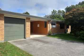 2 Orsino Place, Stratford