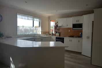 2 Orsino Place, Stratford