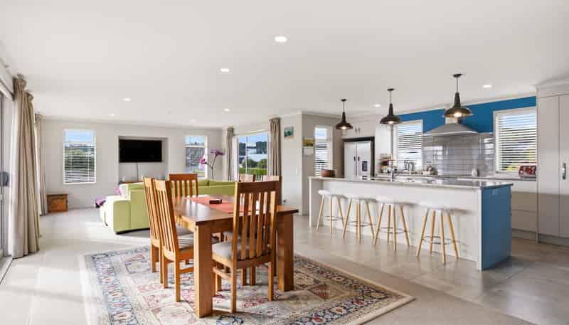 2 Brompton Close, Richmond Heights