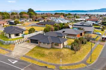 2 Brompton Close, Richmond Heights