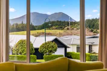 2 Brompton Close, Richmond Heights