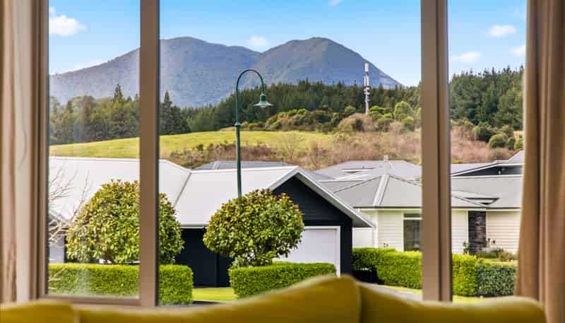 2 Brompton Close, Richmond Heights