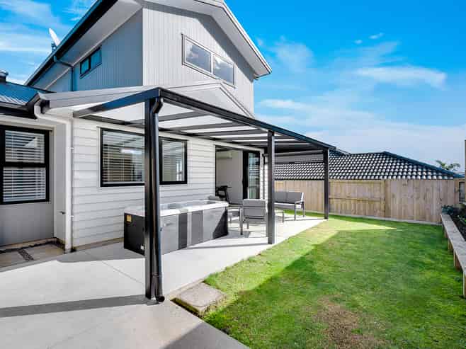 2/8 Jennian Avenue, Rototuna North