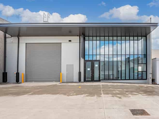 High Spec Industrial Unit in Wairau Valley