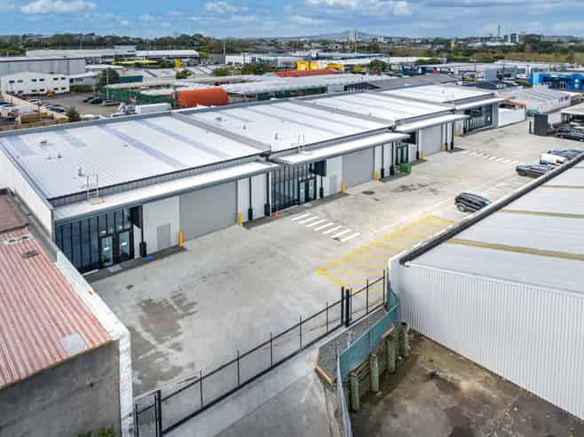 High Spec Industrial Unit in Wairau Valley