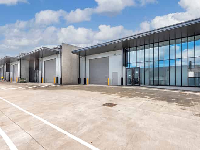 High Spec Industrial Unit in Wairau Valley