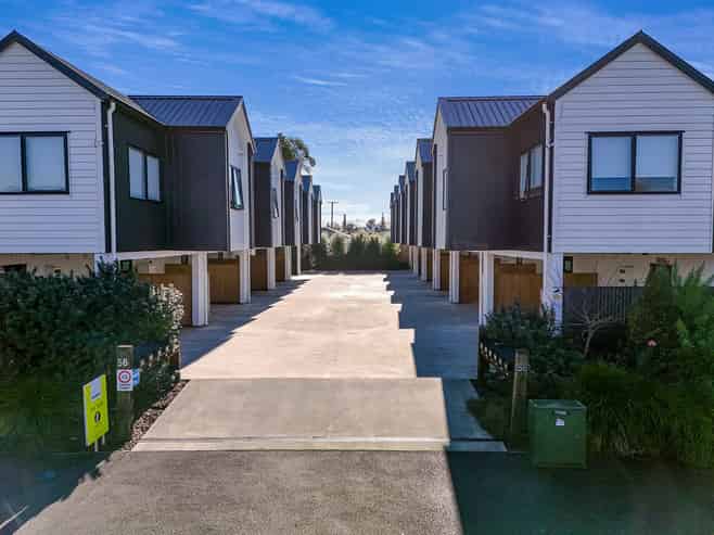 8/56 May Street, Hamilton East