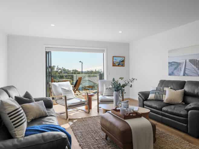 42 Tahuna Minhinnick Drive, Glenbrook