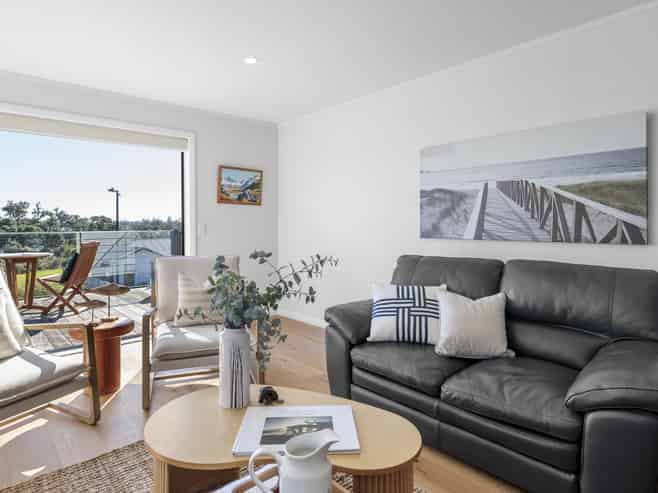 42 Tahuna Minhinnick Drive, Glenbrook