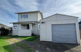 1/4 Thompson Street, Mangere East