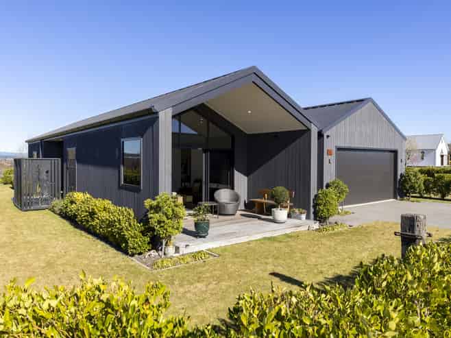 6 Sorrento Drive, Rangatira Park