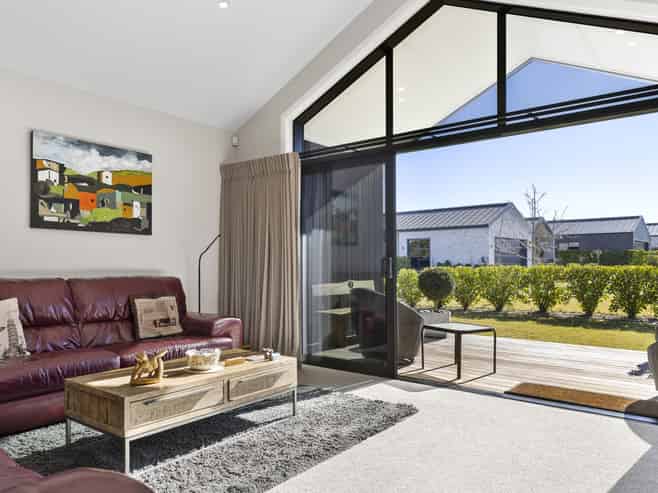 6 Sorrento Drive, Rangatira Park