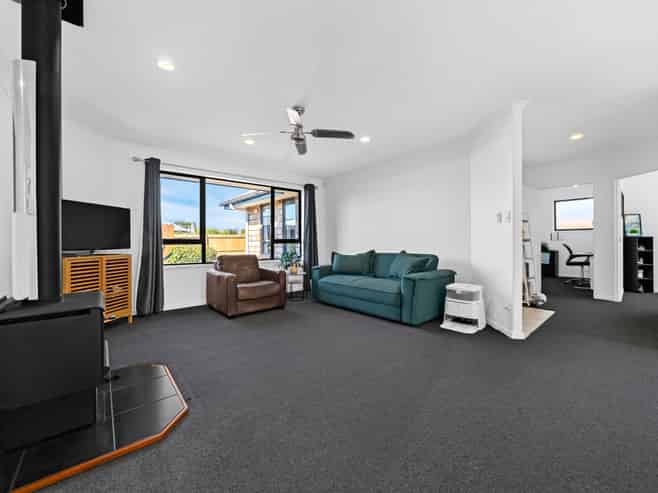7 Ernest Shackleton Place, Waiuku