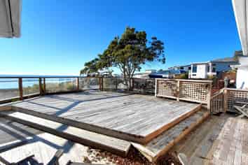 32 Britannia Heights, Stepneyville