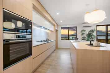 4 Whale Bay Rise, Gulf Harbour