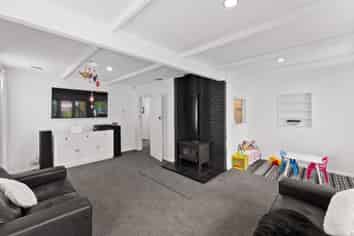 85 Monrad Street, Highbury
