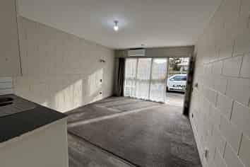 140 Anzac Parade, Whanganui East