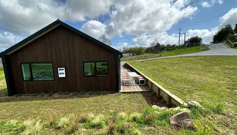 579 Pinnacle Hill Road, Bombay