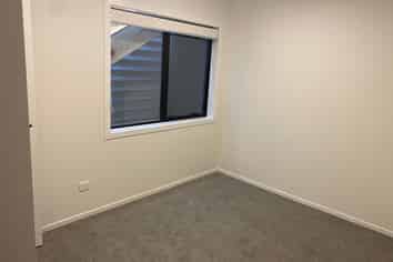4 Puhakehake Place, Flat Bush