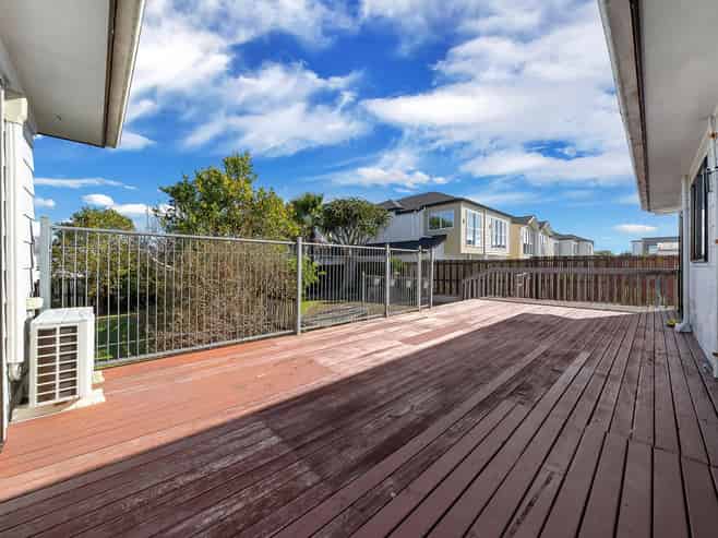 11 Sheralee Place, Bucklands Beach