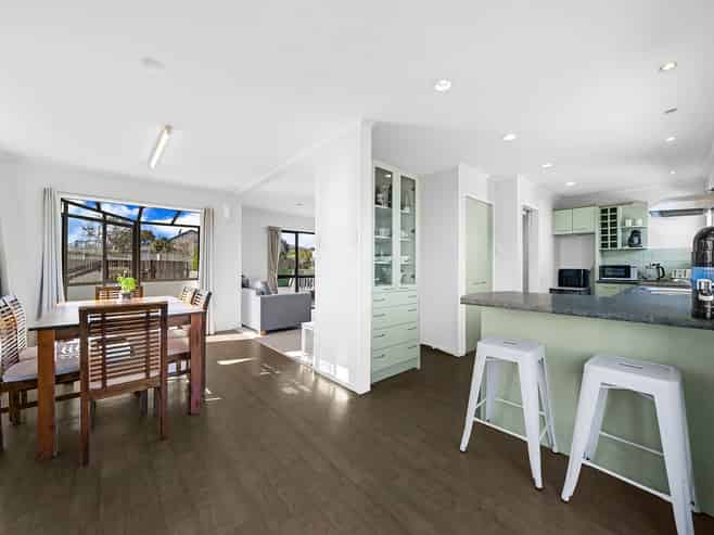 11 Sheralee Place, Bucklands Beach