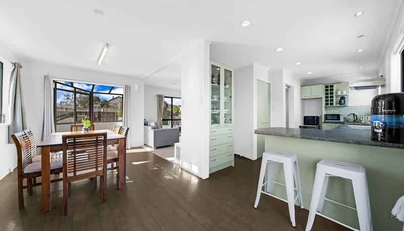 11 Sheralee Place, Bucklands Beach
