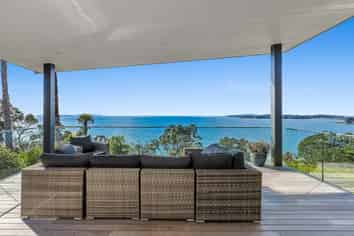 102 Vipond Road, Stanmore Bay